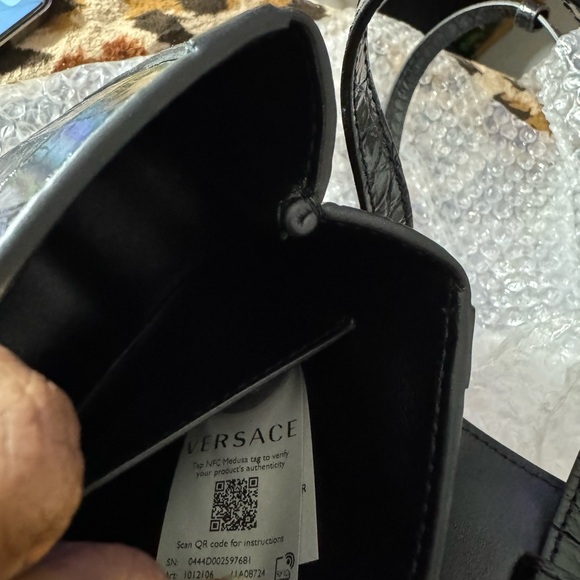 Versace
Greca goddess leather mini bag - Picture 10 of 11